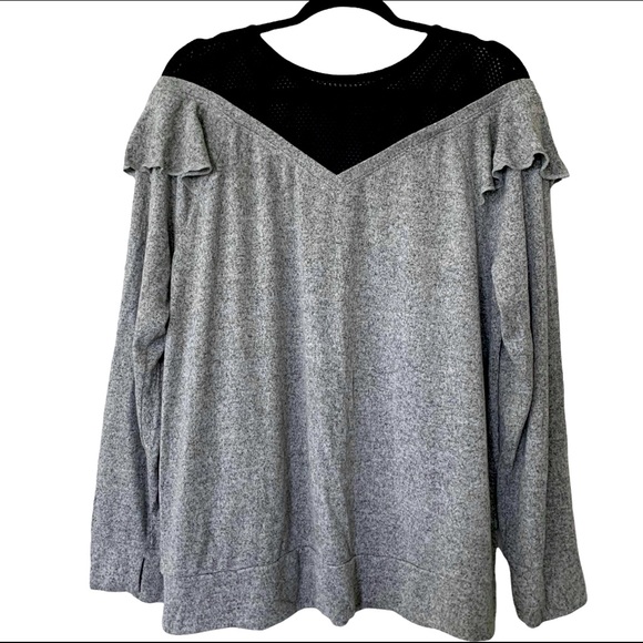 Livi Active Tops - Livi Active Activewear Top Women’s Size 14/16 Flutter sleeves Mesh Plus Size